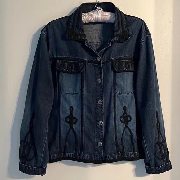 Chico’s Denim Jacket Size 2 (US 14-16) Embroidered - Picture 2 of 6